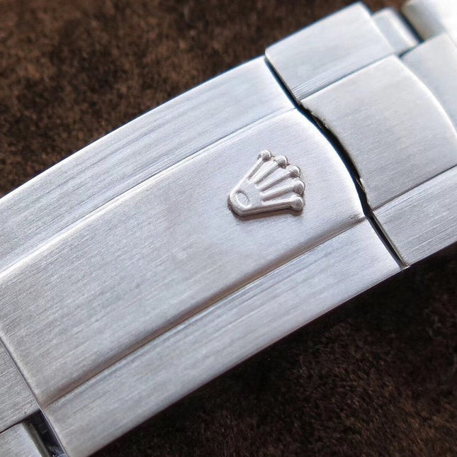 MILGAUSS 40 HAND ENGRAVED CASE WHITE DIAL