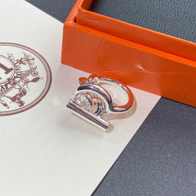 CROISETTE LARGE SILVER RING