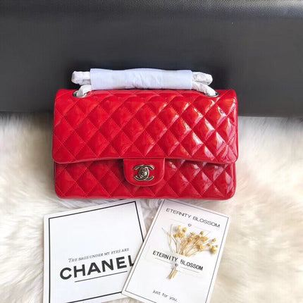 CHANEL 26S FLAP BAG MEDIUM 25 IN RED PATENT CALFSKIN GOLD HARDWARE