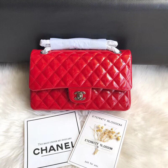 CHANEL 26S FLAP BAG MEDIUM 25 IN RED PATENT CALFSKIN GOLD HARDWARE