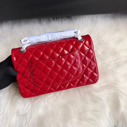 CHANEL 26S FLAP BAG MEDIUM 25 IN RED PATENT CALFSKIN GOLD HARDWARE