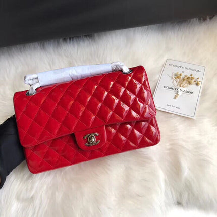 CHANEL 26S FLAP BAG MEDIUM 25 IN RED PATENT CALFSKIN GOLD HARDWARE