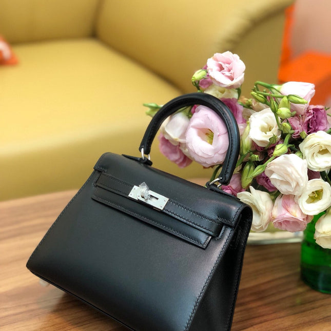 KELLY MINI 20 BAG IN BLACK SMOOTH CALFSKIN WITH SILVER HARDWARE