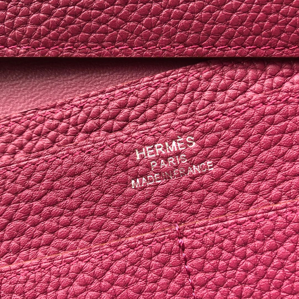 TOGO PASSPORT HOLDER 20 IN JAM PURPLE CALFSKIN