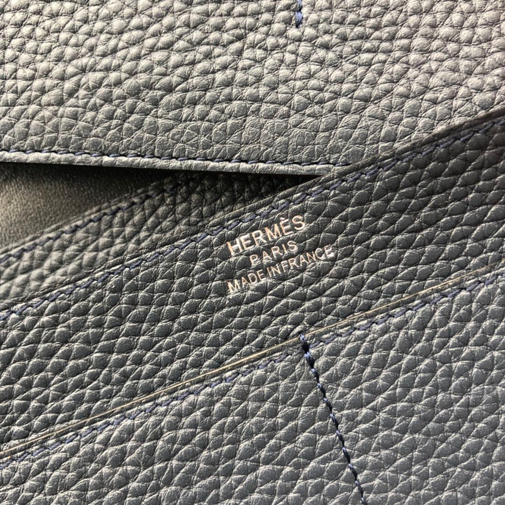 TOGO PASSPORT HOLDER 20 IN DARK GRAY CALFSKIN