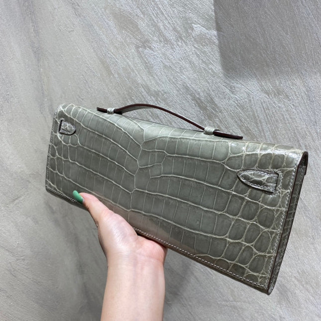 KELLY CUT 31 IN ASH GRAY SHINNY ALLIGATOR LEATHER WITH SILVER HARDWARE