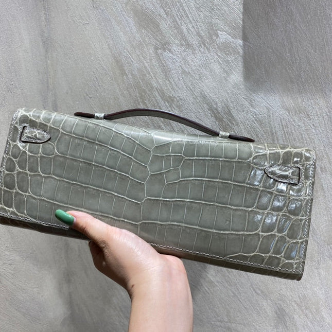 KELLY CUT 31 IN ASH GRAY SHINNY ALLIGATOR LEATHER WITH SILVER HARDWARE
