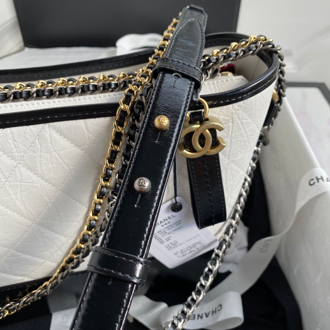 CC GABRIELLE MEDIUM 28 HOBO BAG IN BLACK MIX WHITE CALFSKIN