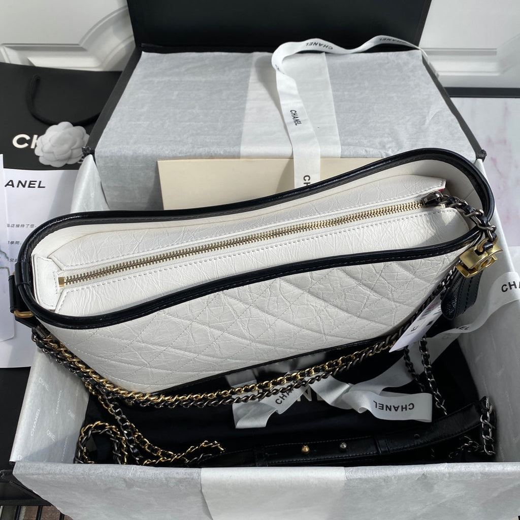 CC GABRIELLE MEDIUM 28 HOBO BAG IN BLACK MIX WHITE CALFSKIN