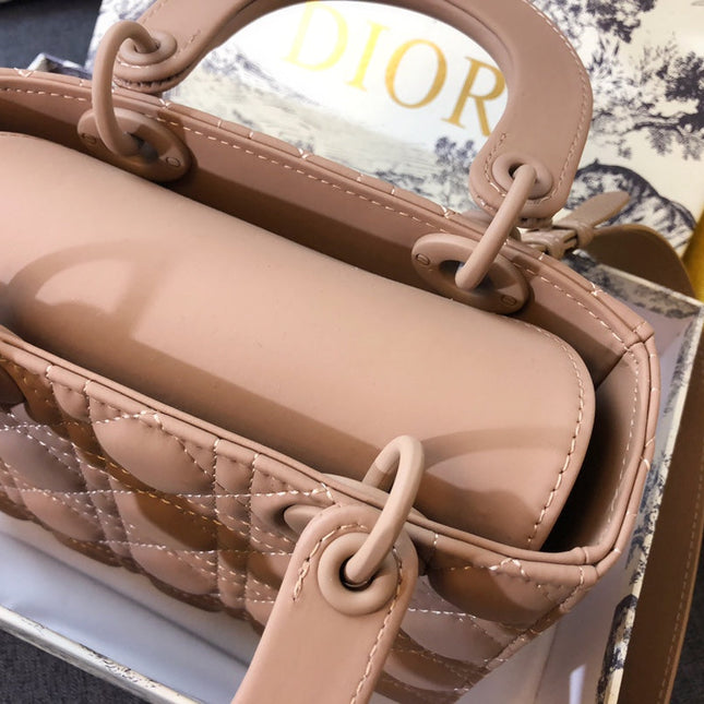 MEDIUM LADY 20 BAG IN CAMEL BROWN CALFSKIN