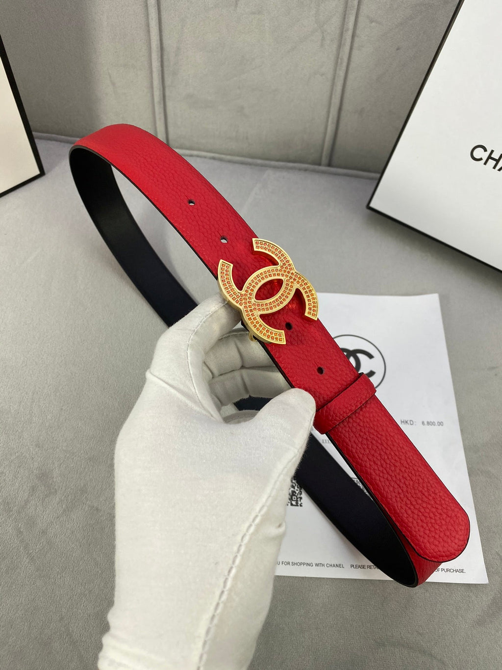 CC 26S BELT 30 MM IN RED CALFSKIN STONE EMBELLISHED GOLD TONE 661123