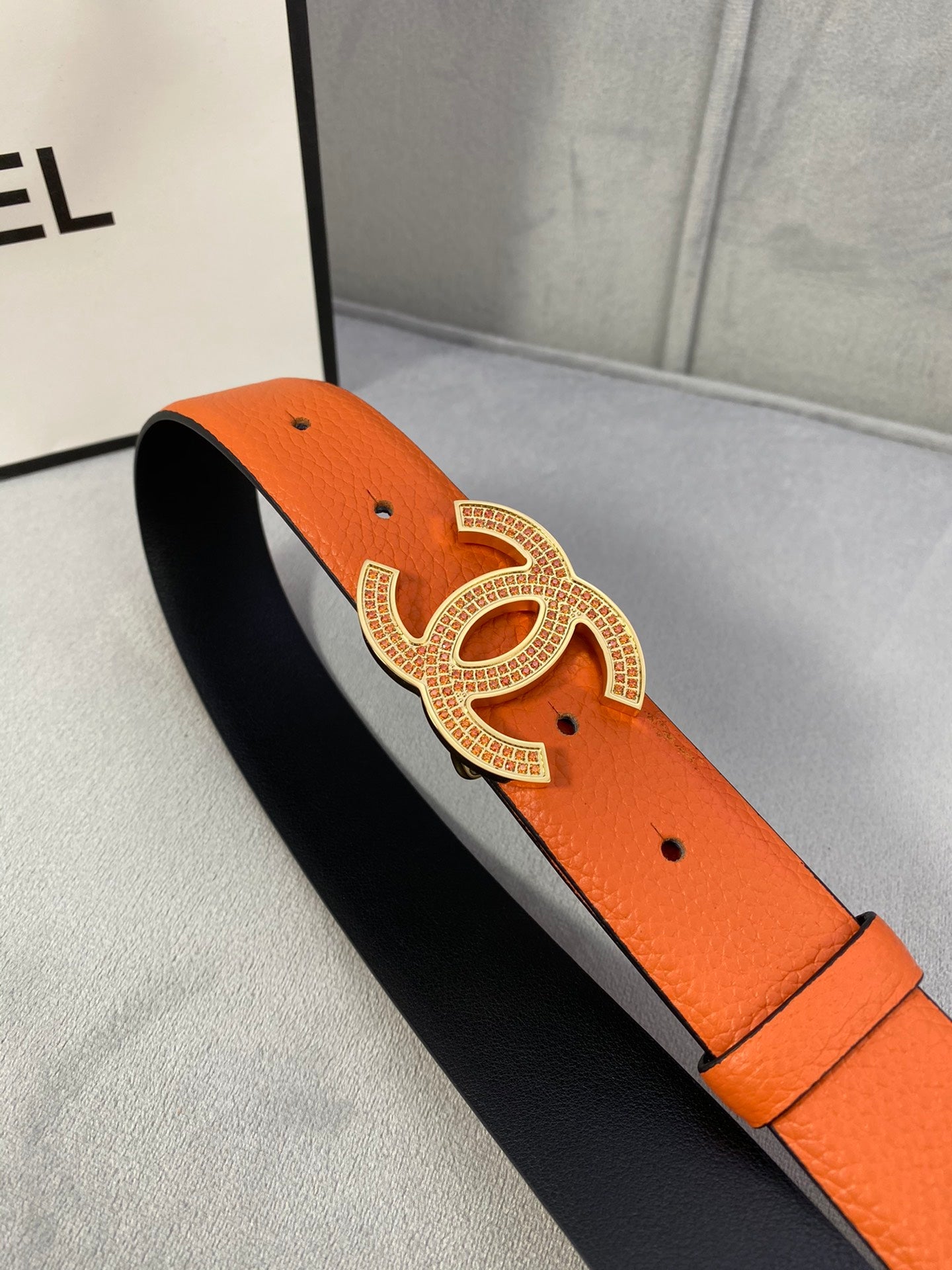 CC 26S BELT 30 MM IN ORANGE CALFSKIN STONE EMBELLISHED GOLD TONE 661125
