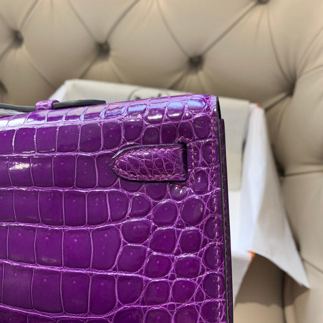 KELLY CUT 31 IN VIOLET PURPLE ALLIGATOR LEATHER WITH GOLD HARDWARE