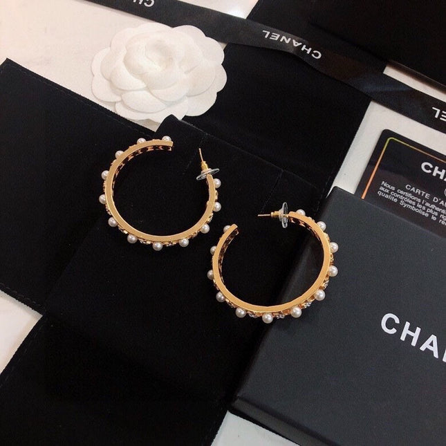 CHANEL 26S PEARL & CRYSTAL EMBELLISHED HOOP EARRINGS IN GOLD METAL 631085