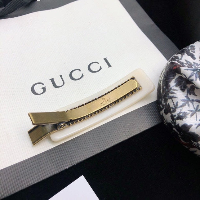 GUCCI 26S DOUBLE G LOGO MULTICOLOR CRYSTAL EMBELLISHED HAIR CLIP IN IVORY RESIN 629879