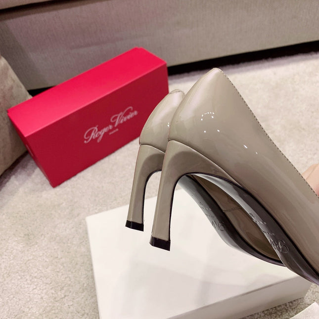 BELLE VIVIER PUMPS IN BEIGE GLOSSY CALFSKIN GOLD BUCKLE