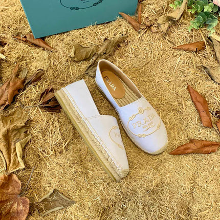 PRADA 26S ESPADRILLE FLATS IN WHITE CANVAS EMBROIDERED LOGO