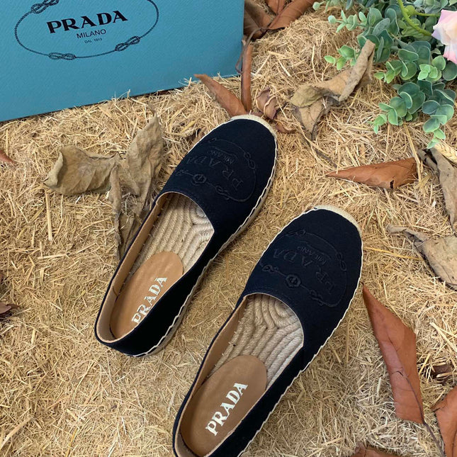 PRADA 26S ESPADRILLE FLATS IN BLACK CANVAS EMBROIDERED LOGO