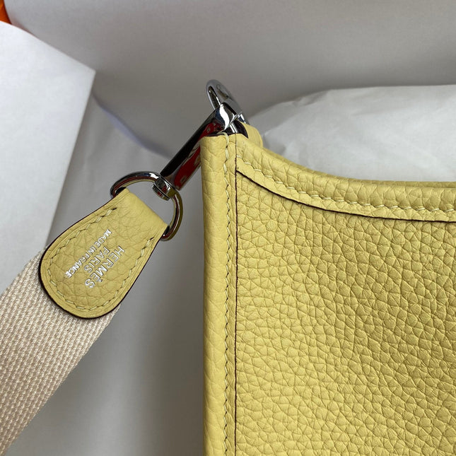 HM 25S EVELYNE 17 CM IN YELLOW COWHIDE AND BEIGE CANVAS WITH SILVER HARDWARE