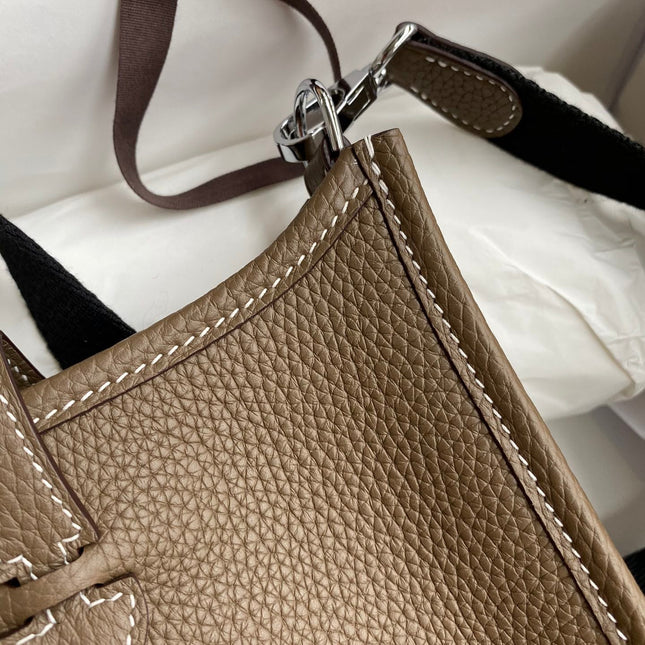 HM 25S EVELYNE 17 CM IN LIGHT EARTH BROWN COWHIDE AND BLACK CANVAS WITH SILVER HARDWARE