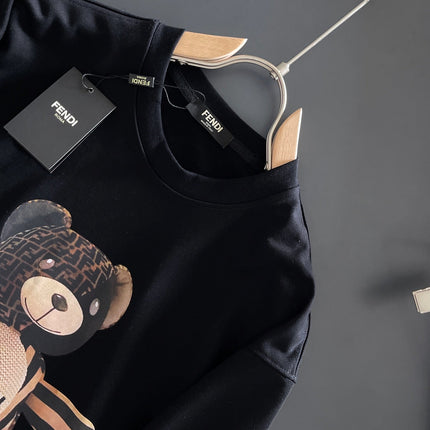 FENDI 26S LONG-SLEEVE SWEATSHIRT 590