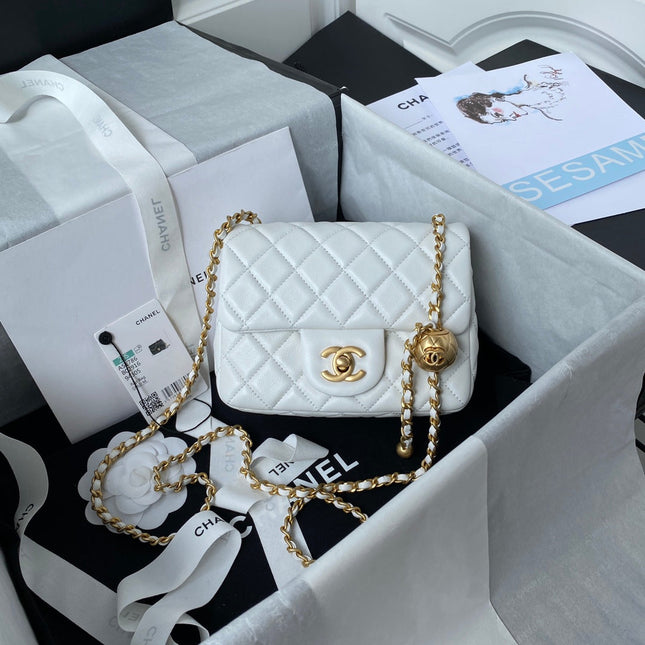 CHANEL 25S SMALL FLAP BAG 17 IN WHITE LAMBSKIN GOLD HARDWARE