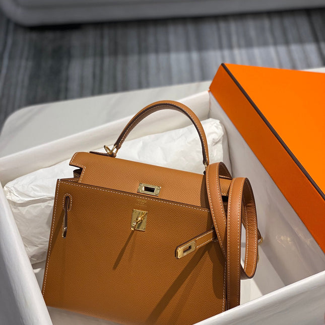 KELLY 28CM IN GOLD EPSOM CALFSKIN GOLD HARDWARE