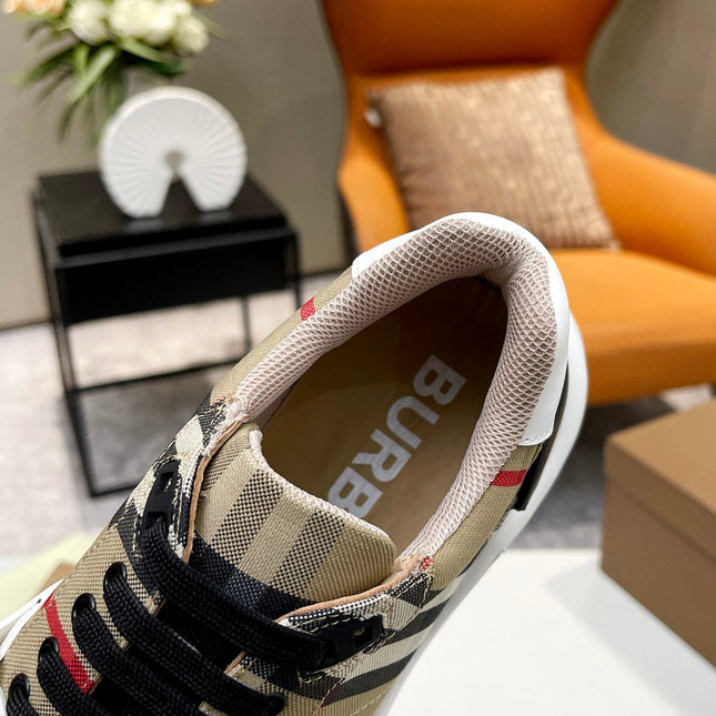 BURBERRY 26S STRIPED SNEAKERS IN BEIGE CANVAS