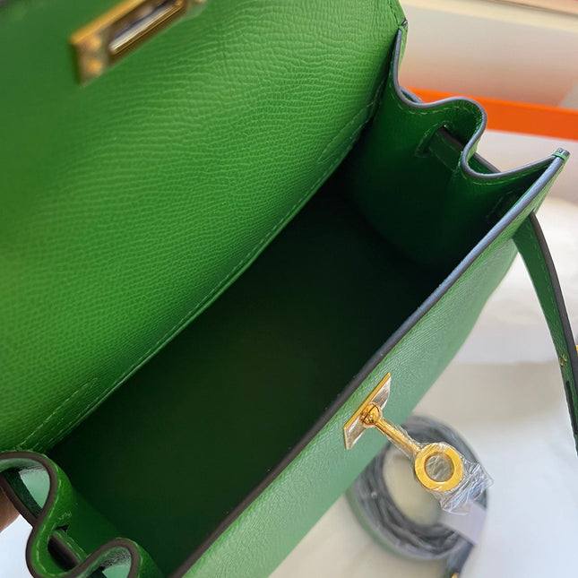 KELLY MINI 20 BAG IN EMERALD GREEN CALFSKIN WITH GOLD HARDWARE