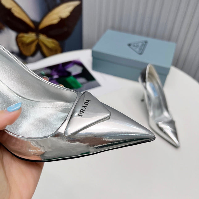 PRADA 26S POINTED TOE PUMPS STILETTO HEEL 95MM IN SILVER PATENT CALFSKIN LOGO