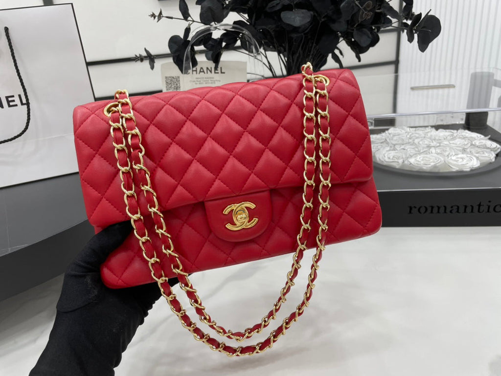 CC 25 CLASSIC SMALL DOUBLE FLAP BAG IN CHERRY RED CALFSKIN WITH STRAP