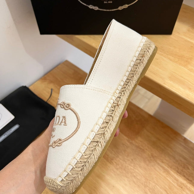 PRADA 26S EMBROIDERED LOGO ESPADRILLE FLATS IN IVORY WHITE CANVAS