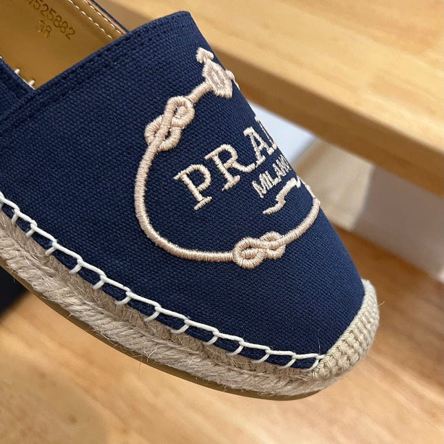 PRADA 26S EMBROIDERED LOGO ESPADRILLE FLATS IN NAVY BLUE CANVAS