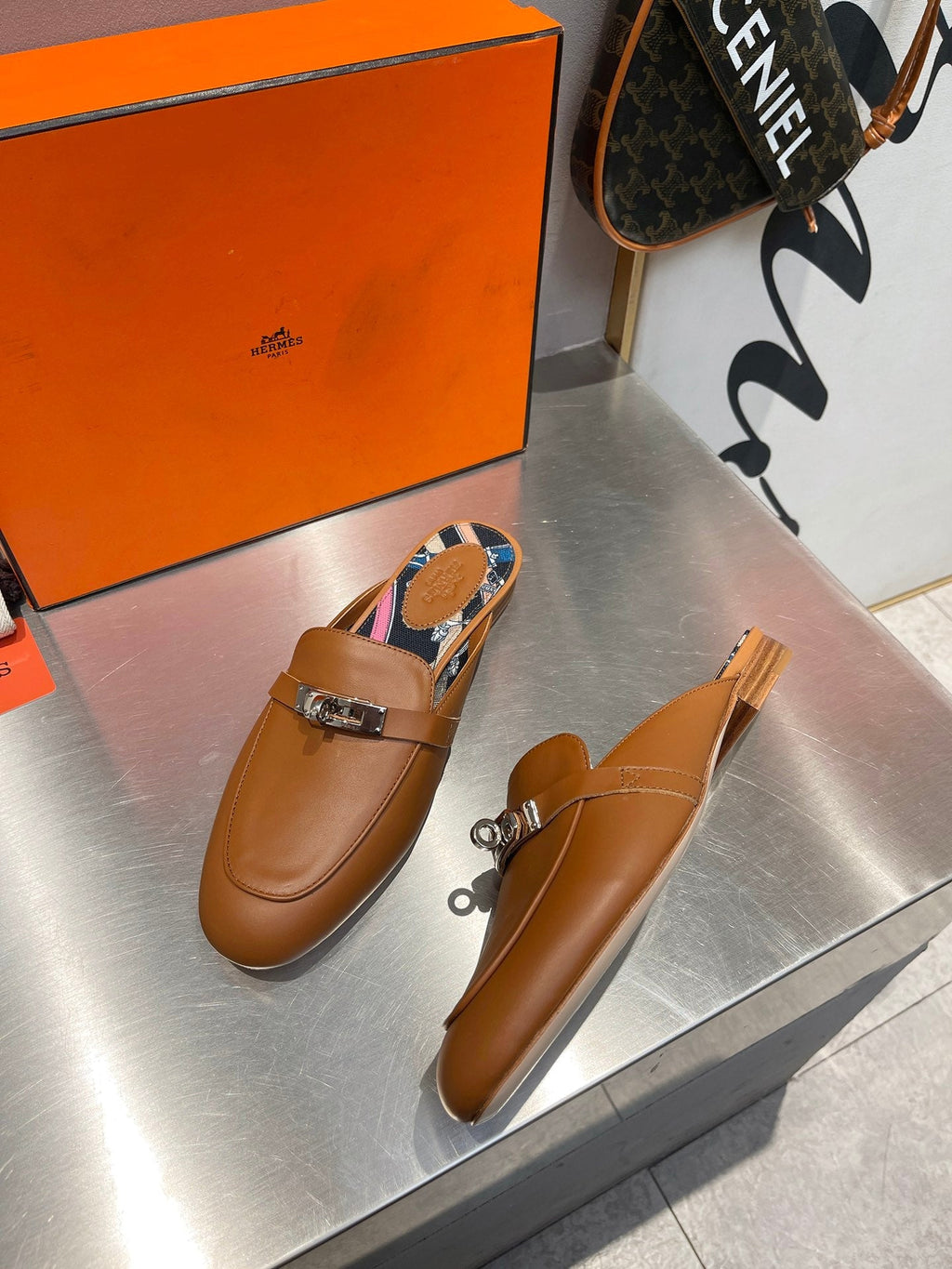 0Z MULE CARAMEL CALFSKIN WITH BLACK PATTERN