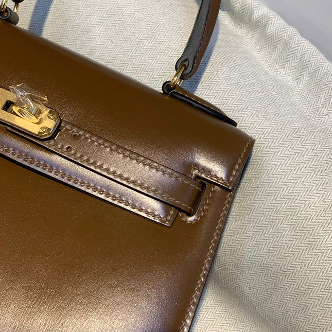 KELLY MINI 20 BAG IN CHOCOLATE BROWN SMOOTH CALFSKIN WITH GOLD HARDWARE