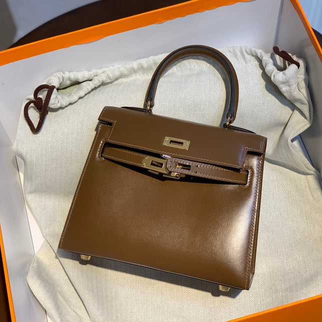 KELLY MINI 20 BAG IN CHOCOLATE BROWN SMOOTH CALFSKIN WITH GOLD HARDWARE