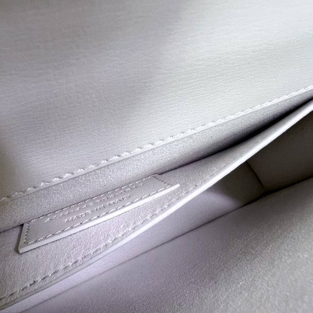 SUNSET MEDIUM 22 IN WHITE CALFSKIN SILVER HARDWARE
