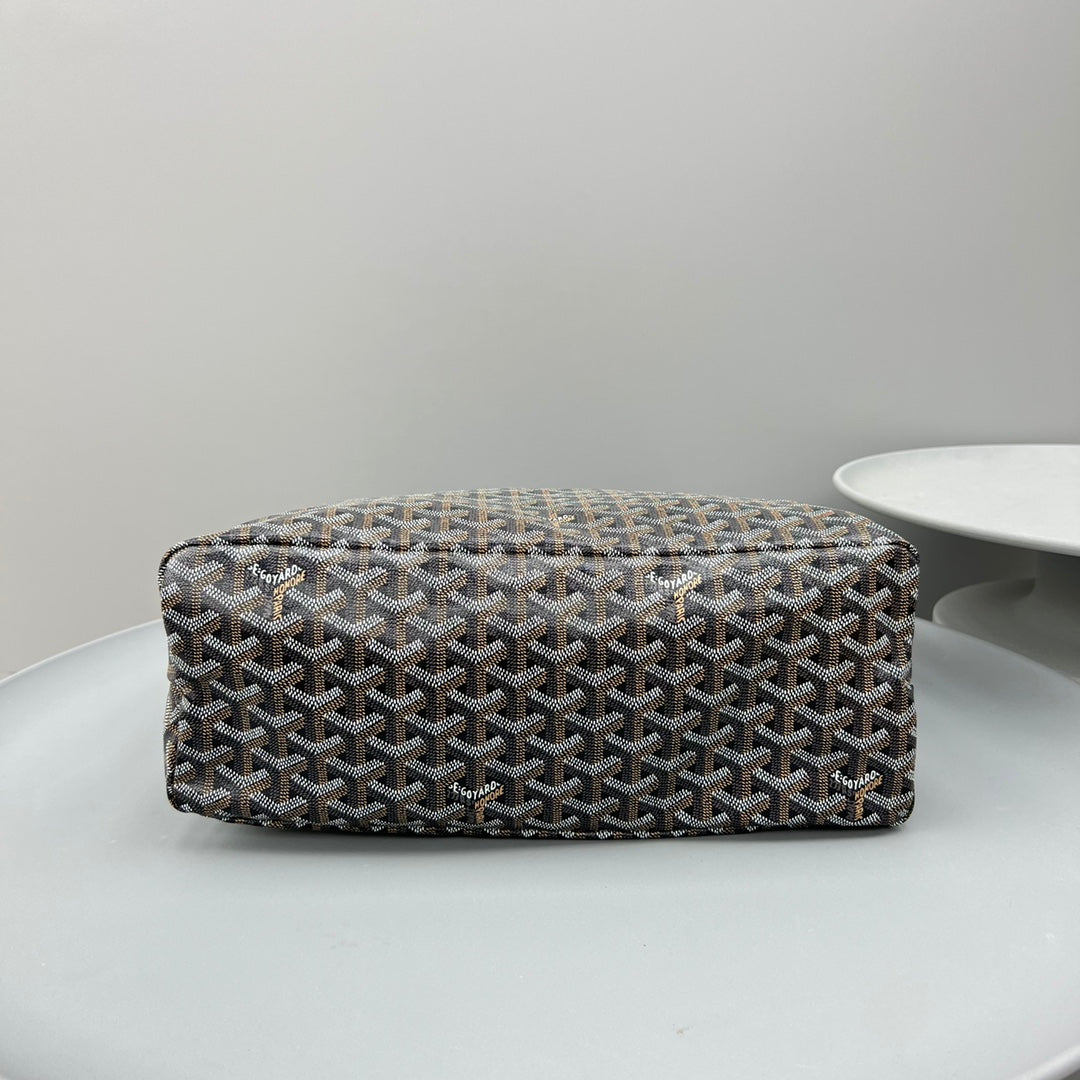 HOBO BOHÈME 34 IN BLACK GOYARDINE CANVAS AND CALFSKIN
