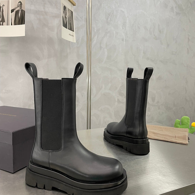 BV LUG CHELSEA BOOT IN BLACK CALFSKIN