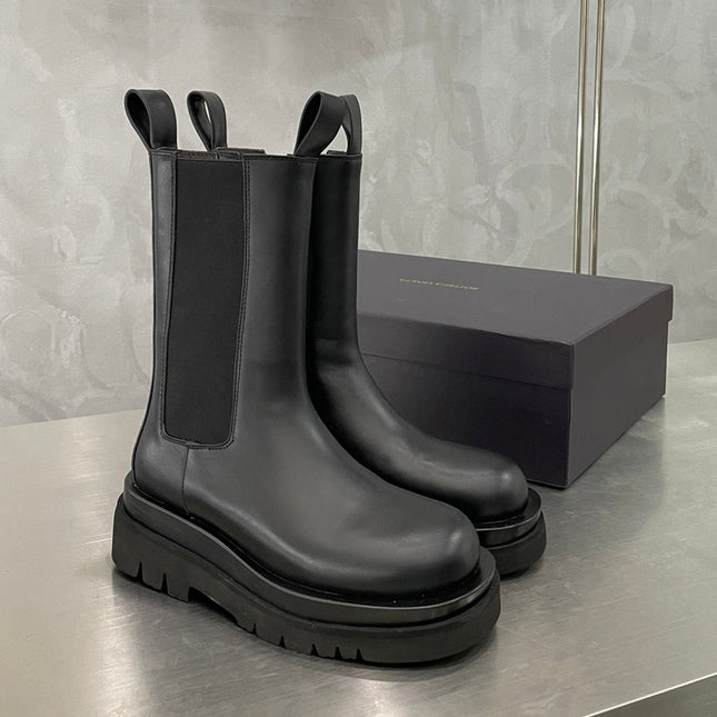 BV LUG CHELSEA BOOT IN BLACK CALFSKIN