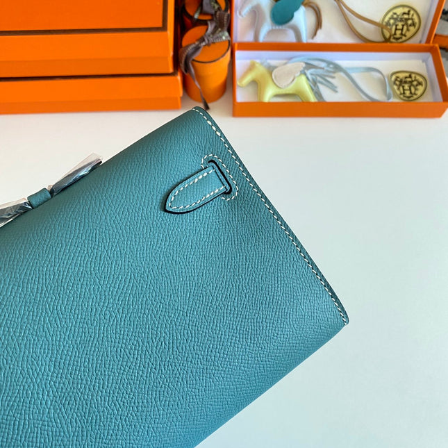 KELLY CUT 31 IN AZURE BLUE CALFSKIN WITH GOLD HARDWARE