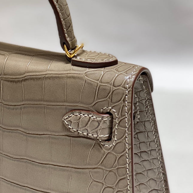 HERMES 25S MINI KELLY 19 IN MOCHA BROWN CALFSKIN GOLD HARDWARE