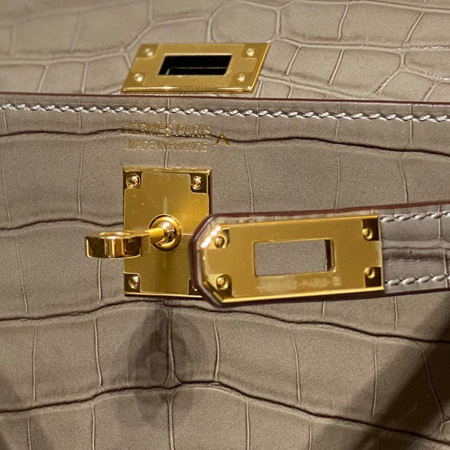 HERMES 25S MINI KELLY 19 IN MOCHA BROWN CALFSKIN GOLD HARDWARE