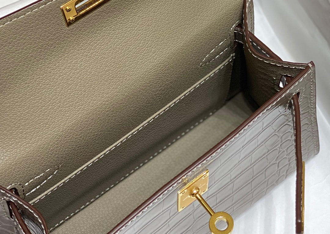 HERMES 25S MINI KELLY 19 IN MOCHA BROWN CALFSKIN GOLD HARDWARE