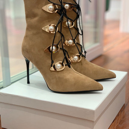 BALMAIN 26S BOOT 95 MM IN LIGHT BROWN SUEDE PEARL BUTTON