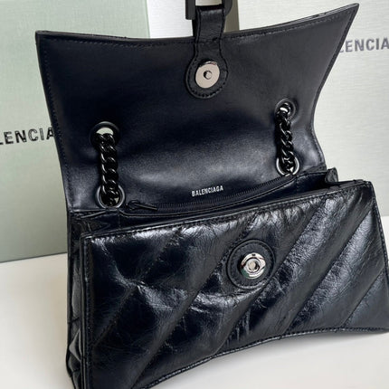 CRUSH SMALL CHAIN BAG 25 IN BLACK QUILTED CRUSHED CALFSKIN BLACK HARDWARE