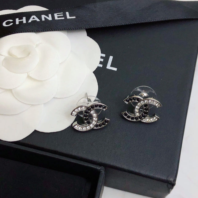 CHANEL 26S DOUBLE C LOGO BLACK CRYSTAL PAVE STUD EARRINGS IN SILVER METAL 633228