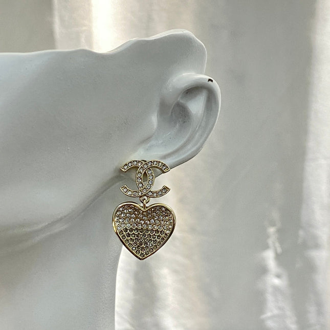 CHANEL 26S DOUBLE C LOGO PAVE CRYSTAL HEART DROP EARRINGS IN GOLD METAL 633109