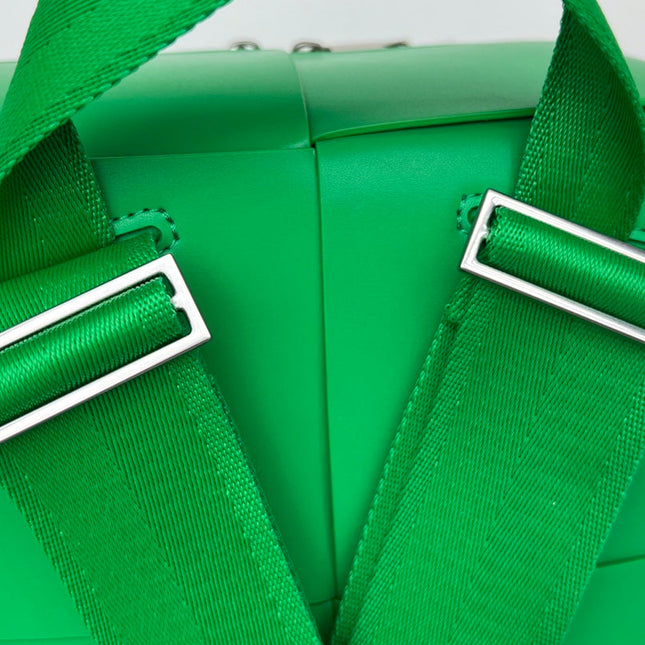 WOVEN BACKPACK 34 IN EMERALD GREEN LAMBSKIN
