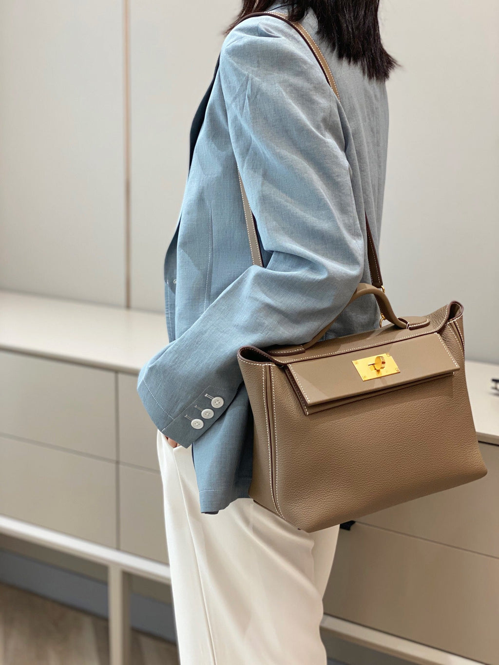 MINI 24/24 29CM IN TOGO ETOUPE EVERCOLOR CALFSKIN GOLD KELLY BUCKLE